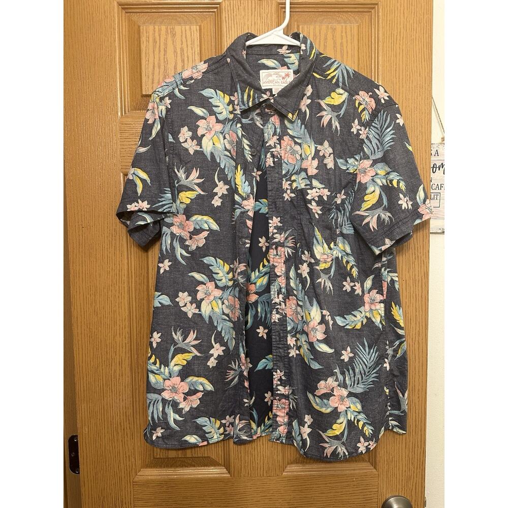 American Eagle Shirt Mens M Floral Hawaiian Casual Button Down Lightweight